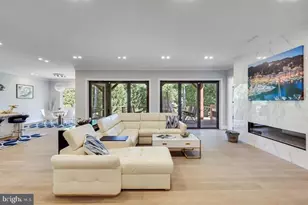 9604 Pembroke Pl, Vienna, VA 22182 - Photo 13