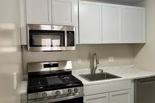 2647 Redcoat Dr, Alexandria, VA 22303 - Photo 3