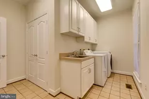 1489 Broadstone Pl, Vienna, VA 22182 - Photo 17