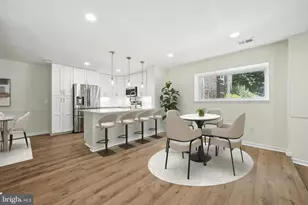 3814 Persimmon Cir, Fairfax, VA 22031 - Photo 3