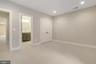 2418 Holt St, Vienna, VA 22180 - Photo 77