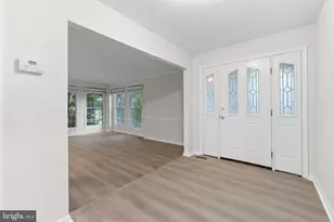 11665 Gilman Ln, Herndon, VA 20170 - Photo 5