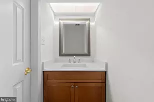 11665 Gilman Ln, Herndon, VA 20170 - Photo 11