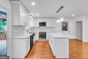 5809 Waterdale Ct, Centreville, VA 20121 - Photo 15