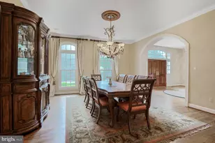 9864 Walker Glen Ct, Great Falls, VA 22066 - Photo 5