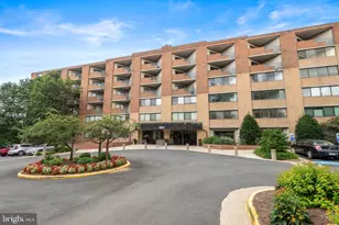 1951 Sagewood Ln, Reston, VA 20191 - Photo 1
