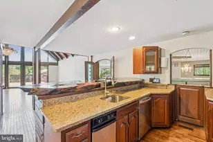 548 River Bend Rd, Great Falls, VA 22066 - Photo 11