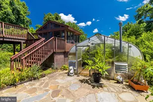 548 River Bend Rd, Great Falls, VA 22066 - Photo 7