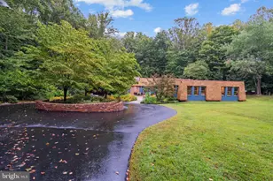 10916 Thimbleberry Ln, Great Falls, VA 22066 - Photo 97
