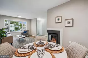 13713 Autumn Vale Ct, Chantilly, VA 20151 - Photo 9