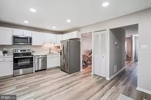 13713 Autumn Vale Ct, Chantilly, VA 20151 - Photo 11