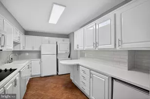 5902 Mt Eagle Dr, Alexandria, VA 22303 - Photo 5