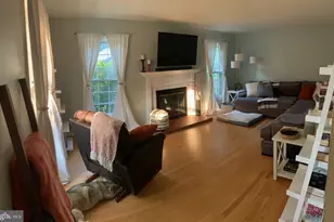 6902 Stoneybrooke Ln, Alexandria, VA 22306 - Photo 3