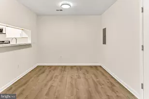 6925 Mary Caroline Cir, Alexandria, VA 22310 - Photo 9