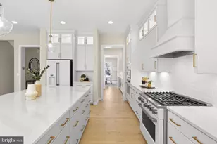 1926 Hileman Rd, Falls Church, VA 22043 - Photo 15