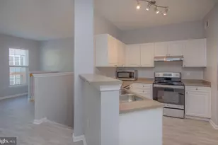 8054 Nicosh Cir Ln, Falls Church, VA 22042 - Photo 17