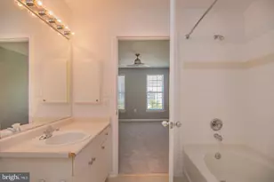 8054 Nicosh Cir Ln, Falls Church, VA 22042 - Photo 7