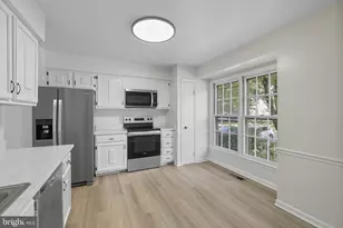 9611 Scotch Haven Dr, Vienna, VA 22181 - Photo 17