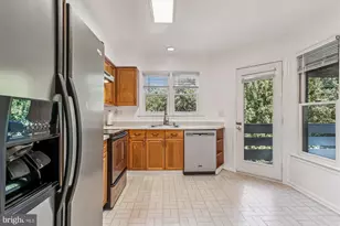 7592 Lakeside Village Dr, Falls Church, VA 22042 - Photo 13