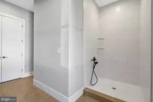 4824 Village Dr, Fairfax, VA 22030 - Photo 27