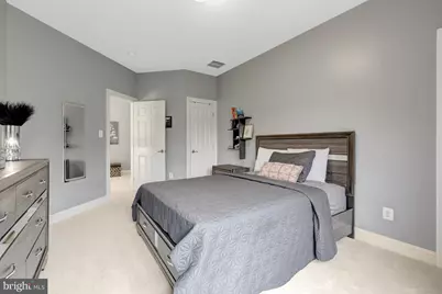 401 Walker Road, Great Falls, VA 22066 - Photo 41