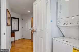 4490 Market Commons Dr, Fairfax, VA 22033 - Photo 25