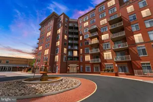 4490 Market Commons Dr, Fairfax, VA 22033 - Photo 27