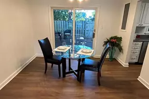 8408 Dampier Ct, Springfield, VA 22153 - Photo 7