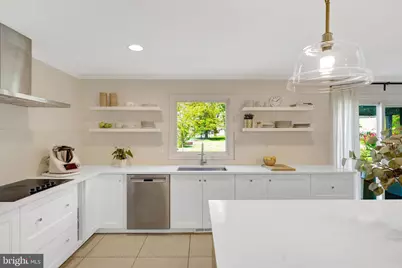 6305 Dunaway Court, McLean, VA 22101 - Photo 31