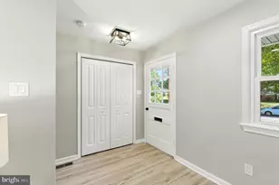 8602 Cushman Pl, Alexandria, VA 22308 - Photo 9