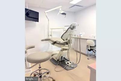 7115 Leesburg Pike #304, Falls Church, VA 22043 - Photo 9