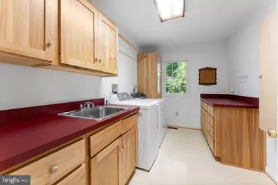 1560 Forest Villa Lane, McLean, VA 22101 - Photo 21