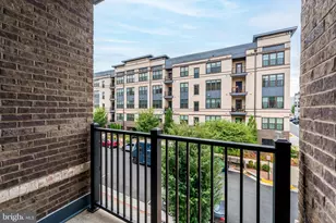 2320 Field Point Rd, Herndon, VA 20171 - Photo 41