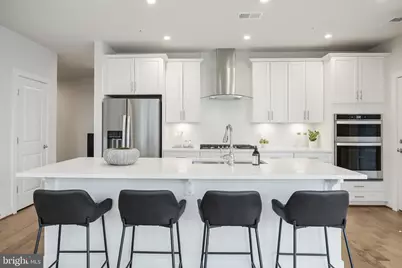 2320 Field Point Road #201, Herndon, VA 20171 - Photo 1