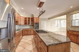 2082 Hunters Crest Way, Vienna, VA 22181 - Photo 5