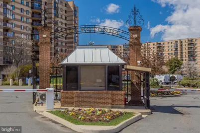 8360 Greensboro Drive #811, McLean, VA 22102 - Photo 3