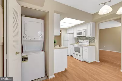 10208 Bushman Drive #422, Oakton, VA 22124 - Photo 11