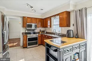 1551 Brownsville Dr, Herndon, VA 20170 - Photo 9