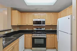 2726 Gallows Rd, Vienna, VA 22180 - Photo 11