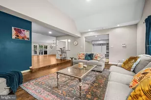 10402 Hollyoak Pl, Fairfax, VA 22032 - Photo 9