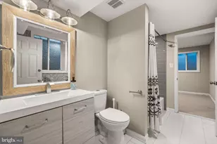 10402 Hollyoak Pl, Fairfax, VA 22032 - Photo 39