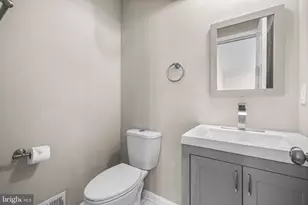 10402 Hollyoak Pl, Fairfax, VA 22032 - Photo 21