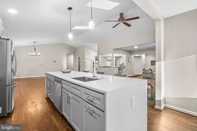 10402 Hollyoak Place, Fairfax, VA 22032 - Photo 17