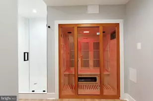 6908 Southridge Dr, McLean, VA 22101 - Photo 53