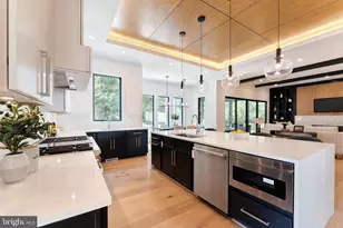 6908 Southridge Dr, McLean, VA 22101 - Photo 15