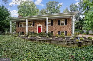 1616 Sherwood Hall Ln, Alexandria, VA 22306 - Photo 57