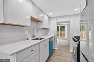 7419 Larne Ln, Lorton, VA 22079 - Photo 5