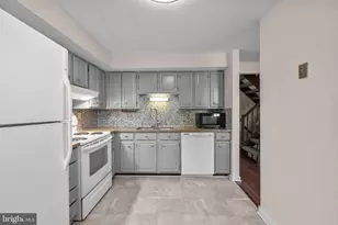 6832 Heatherway Ct, Alexandria, VA 22315 - Photo 11