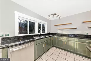 2112 Pimmit Dr, Falls Church, VA 22043 - Photo 11