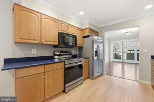 3152 Eakin Park Ct, Fairfax, VA 22031 - Photo 5